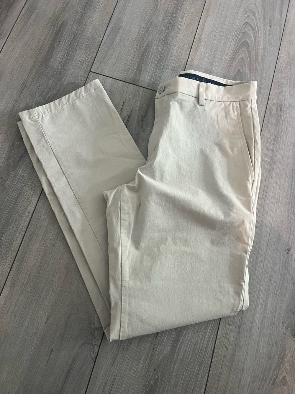 Vineyard Vines Men's “on the go” pants